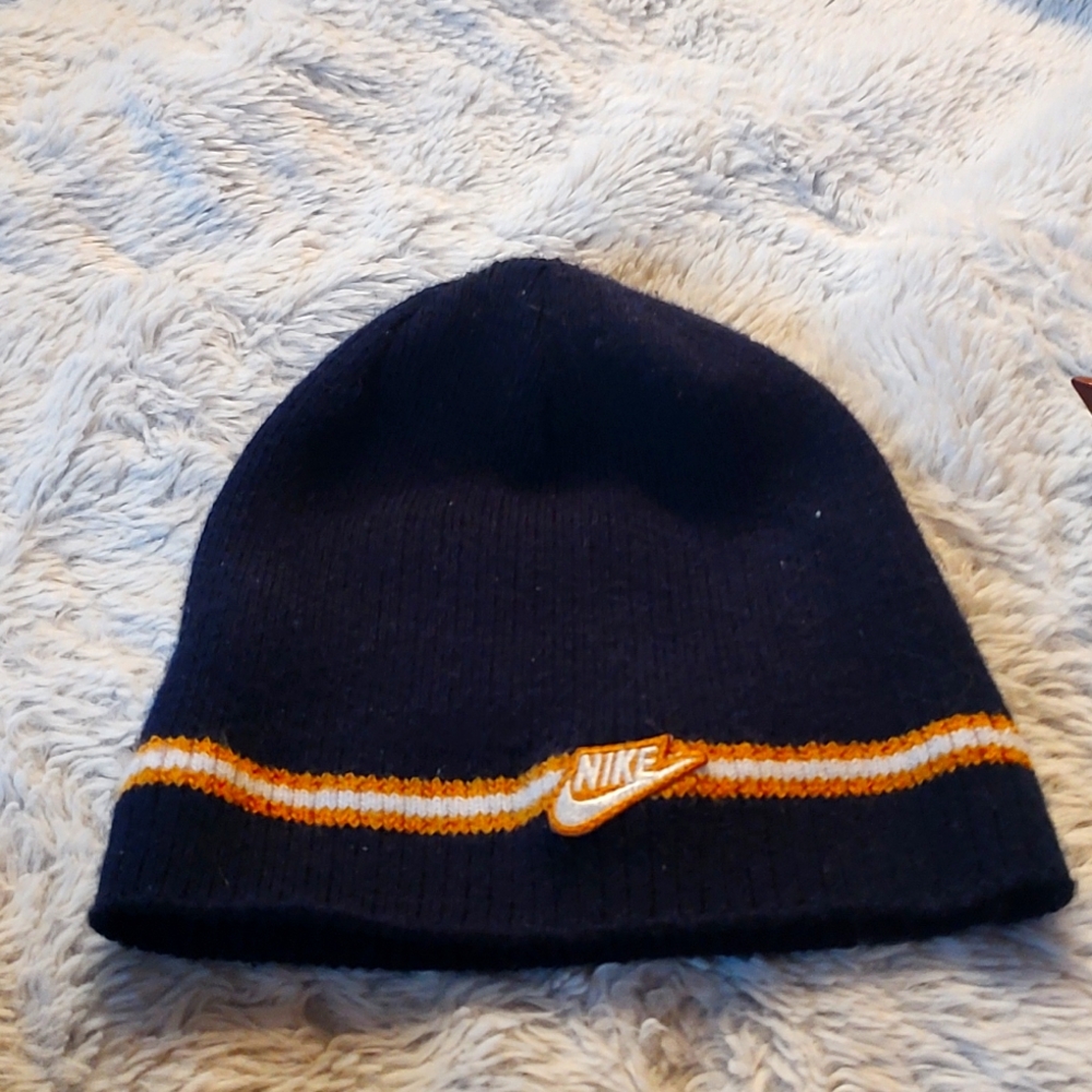 Nike beanie one size fits all with stretch